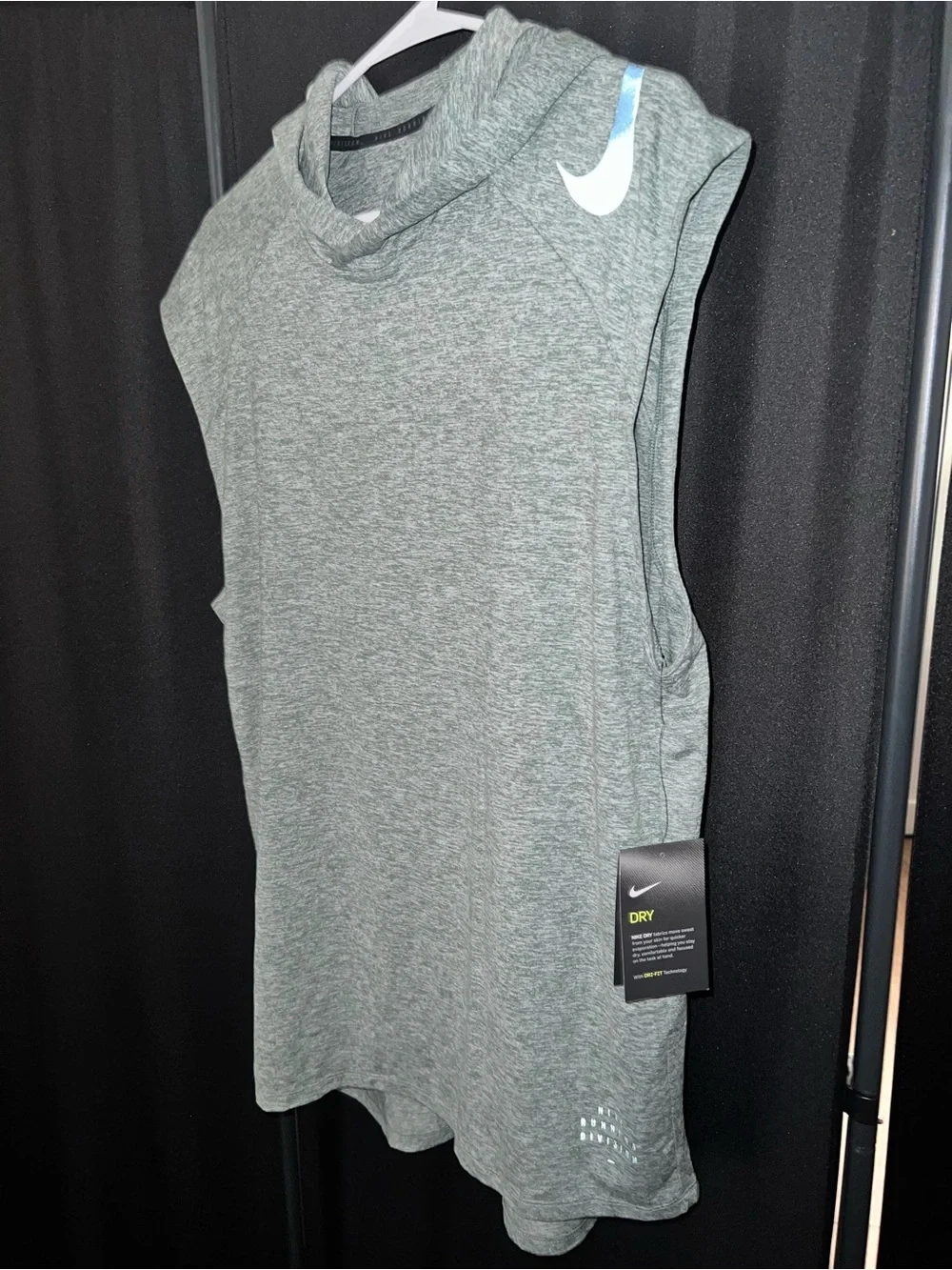Nike Men's Heather Green Sleeveless Dri-FIT Hoodie Tank